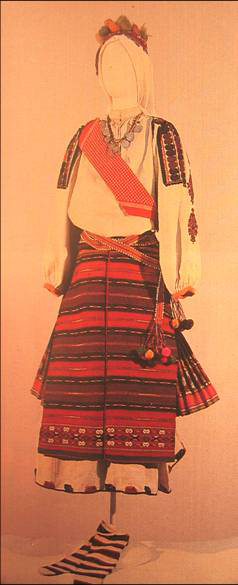 costume traditionnel jupe et tablier bulgare